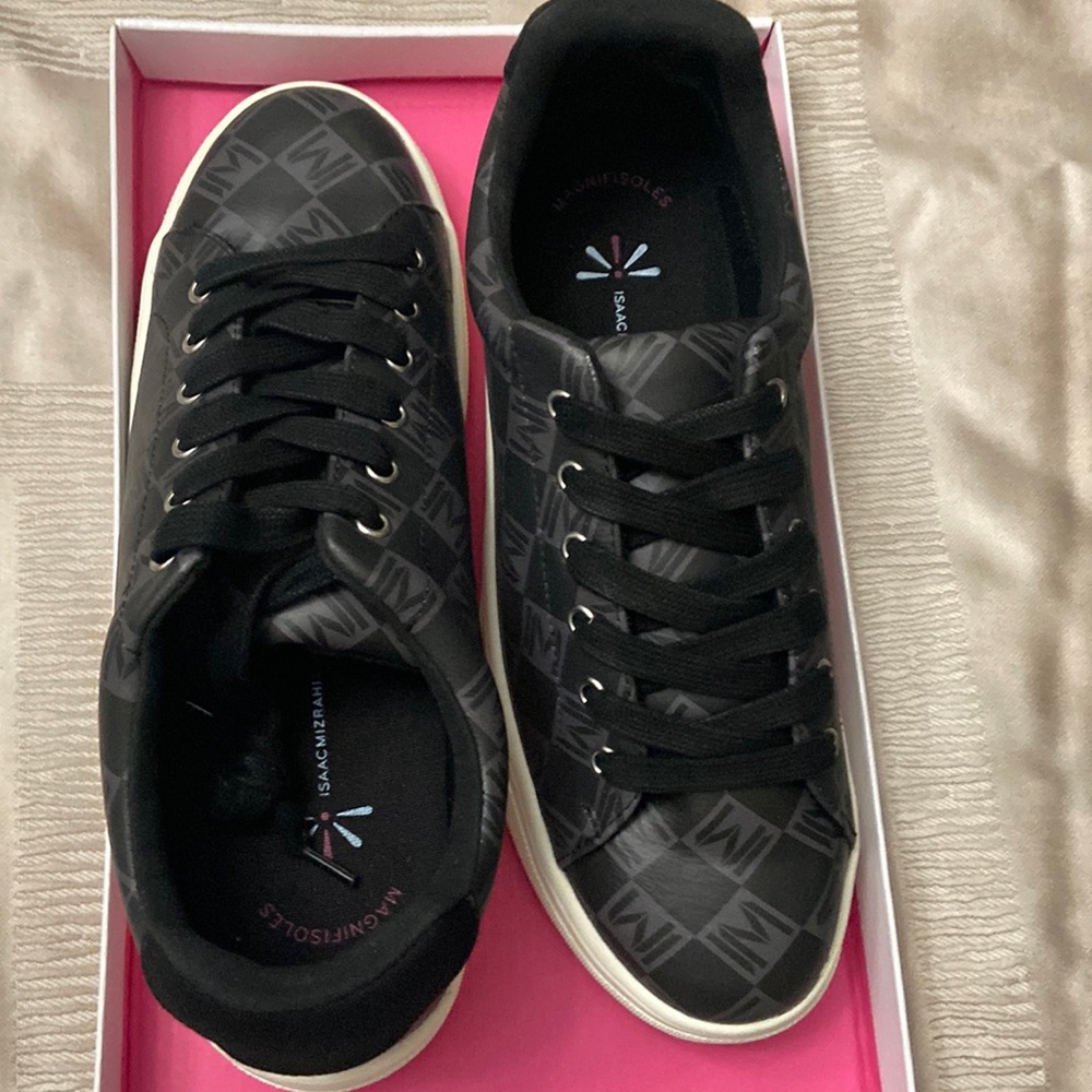 Black and Gray Issac Mizrahi sneakers. Very comfortable and stylish.